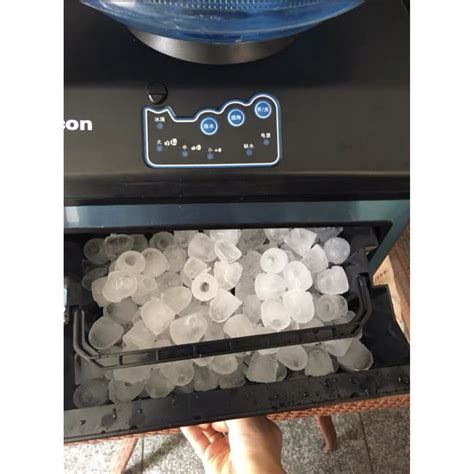 น้ำแข็งก้อนโตเย็นชื่นใจ แต่เครื่องทำน้ำแข็งบอกเติมน้ำ จะทำยังไงดี?