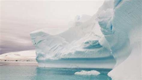 น้ำแข็งขั้วโลกละลาย: สัญญาณเตือนภัยจากธรรมชาติ
