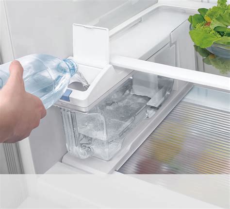 น้ำแข็งบริสุทธิ์ถึงบ้านคุณ ด้วยตู้เย็นมินิพร้อมระบบทำน้ำแข็ง!