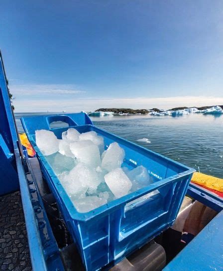 น้ำแข็งบริสุทธิ์ระดับพรีเมียมจากธารน้ำแข็งอาร์กติก เติมเต็มความสดชื่นในทุกช่วงเวลาของคุณ