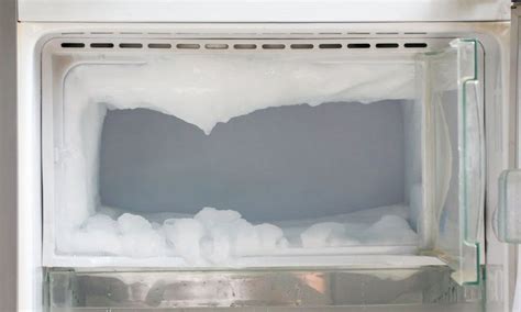 น้ำแข็งเกาะในช่องแช่แข็ง: สัญญาณเตือนจากตู้เย็นของคุณ