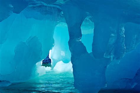 สำรวจถ้ำน้ำแข็งอาร์โนลด์: ความมหัศจรรย์ใต้ดินแห่งออสเตรีย