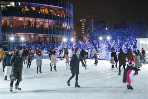 クリスマスのアイススケート場をお探しですか？お近くの場所をご紹介します！