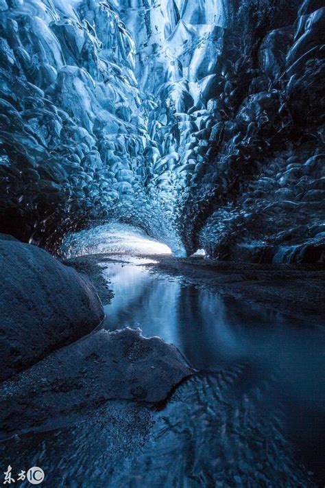 冰川之魂：探索弗洛厄尔冰洞的奥秘