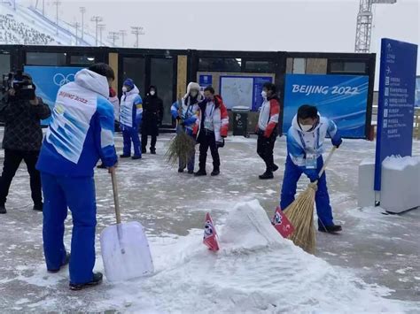 冰雪志愿者，冬奥盛会的幕后英雄