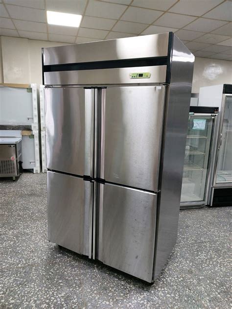 冷酷外表下的溫柔守護：不鏽鋼冰箱製冰機的情感絮語