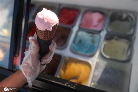 品尝Mortensen的冰淇淋，尽情享受夏季时光