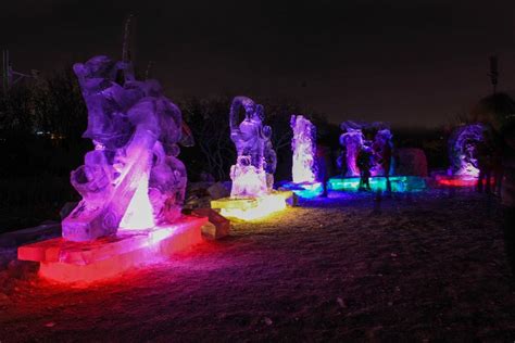 宏偉的冰雕藝術，點亮布雷肯里奇冬季狂歡！