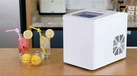 新时代便利生活，新艾尔便携式台面制冰机助你畅享冰爽