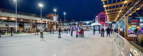 暢滑冰上，盡享歡樂與魅力：The Avenue at White Marsh 戶外溜冰場探索