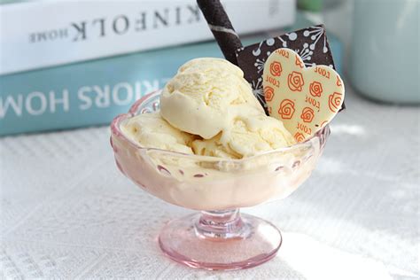 杏仁味的冰淇淋：享受丝滑甜美的夏日盛宴