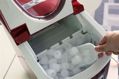 水晶製氷機がもたらす、凍てつく感動