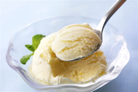 炭のアイスクリームは、美味しくて健康的な新しいスイーツ
