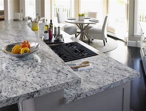 白冰花岗岩台面：厨房的优雅与实用