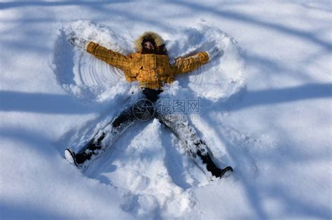 雪天使，为冬天带来欢笑