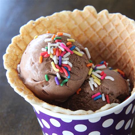  **Dont Miss Out on the Sweetest Summer Treat: Smyrnas Delectable Ice Cream Delights!** 