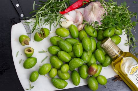  **Färska oliver: Den ultimata guiden till de bästa oliverna på marknaden** 