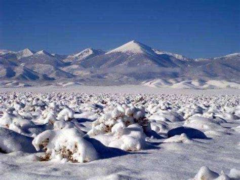  الجليد في قطر: ثروة من الماء البارد في صحراء متوهجة 