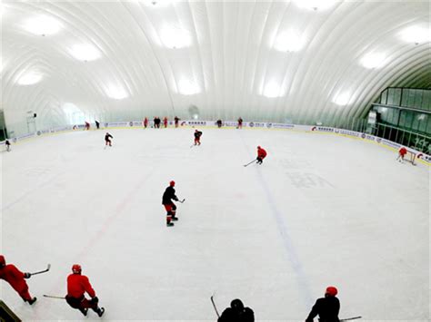  冬季运动的理想之地：北境冰球中心 
