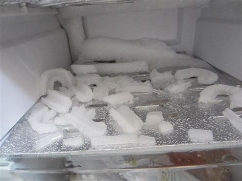 冰箱里的製冰機成了催化劑，讓愛重現