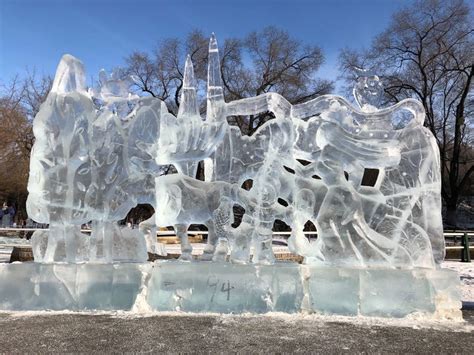  冰雕艺术在丹佛所扮演的重要性：打造令人惊叹的冰雕杰作，为您的活动增光添彩！ 