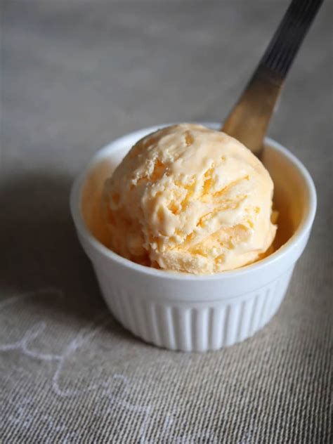  手作りアイスクリームの甘く感動的な世界へようこそ：ホワイトマウンテン 6 クォート電動アイスクリームメーカーの物語 