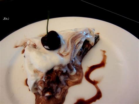  黑森林冰激凌蛋糕：你的味蕾之旅