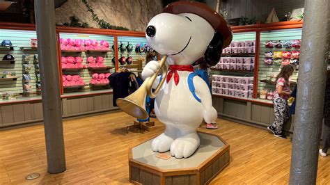  Bersiaplah untuk Berseluncur di Atas Es Bersama Knotts Snoopy on Ice! 