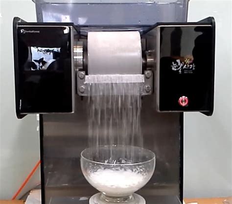  Discover the Wonders of the CAROS Snow Ice Flakes Machine 