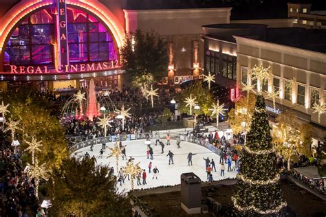  Embarcadero Ice Skating: Glide into Winter Wonderland