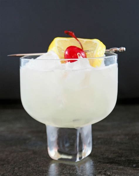  Gin Sour: A Classic Cocktail with a Refreshing Twist 
