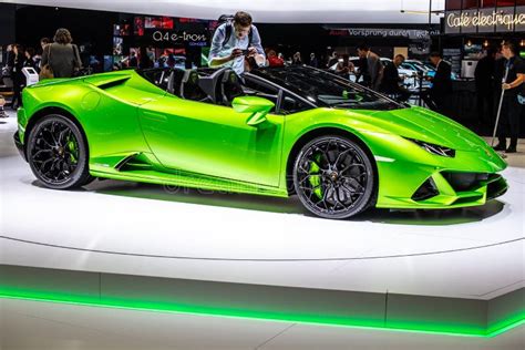  Grön Lamborghini: Det ultimata i lyx och prestanda 