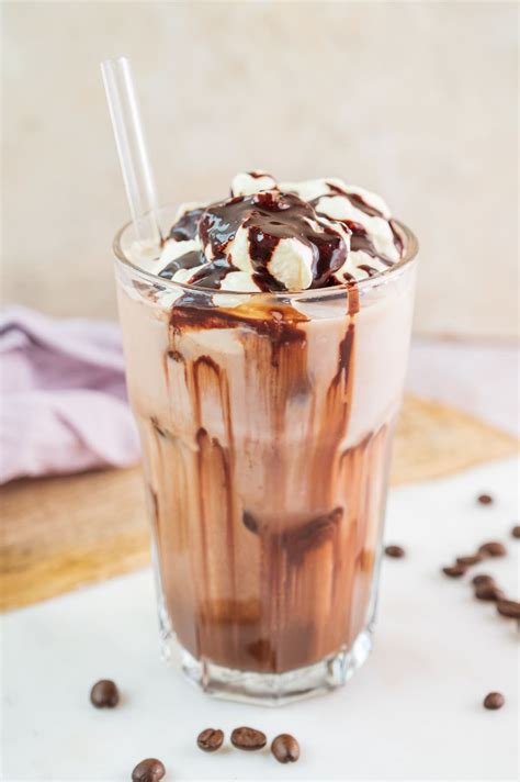  Iced Mocha Latte: A Refreshing and Delicious Coffee Treat 