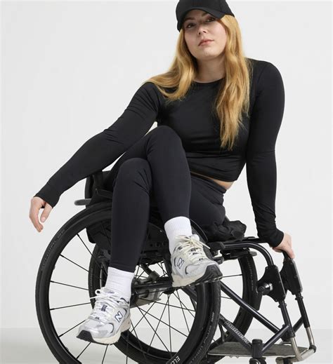  Kläder för rullstolsburna: En guide till stil, komfort och funktionalitet 
