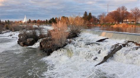  Meluncur di Atas Es Di Idaho Falls 