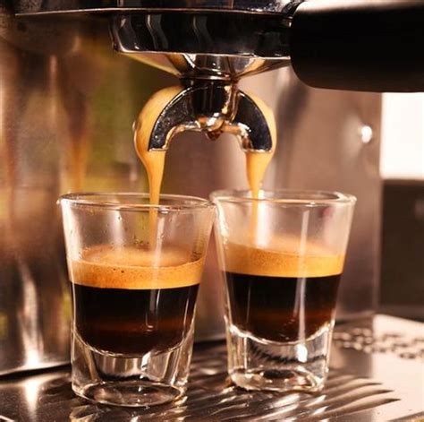  Pembuat Kopi Espresso Es: Panduan Lengkap untuk Peminum Kopi yang Haus 