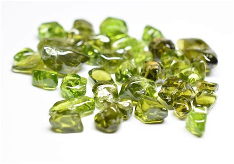  Peridot Egenskaper: Den grønne juvel som bringer lykke og velstand 