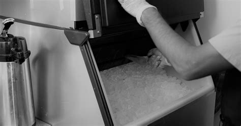  The Ice Age: Unlocking the Power of Ice Machines in Commercial Settings 