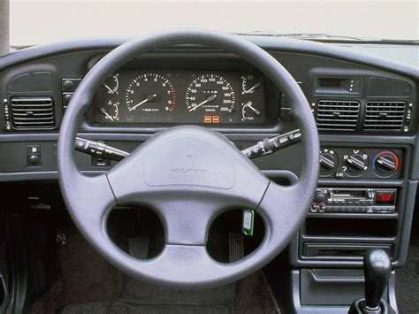 1990 Hyundai Sonata Interior and Redesign