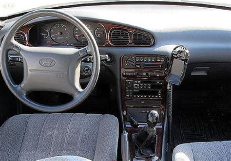 1993 Hyundai Elantra Interior and Redesign
