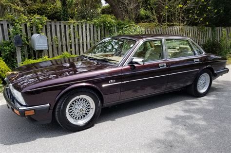 1994 Jaguar XJ12 Concept and Owners Manual
