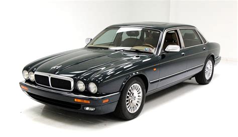 1996 Jaguar XJ12 Concept and Owners Manual