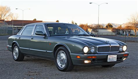 1997 Jaguar XJ Concept and Owners Manual
