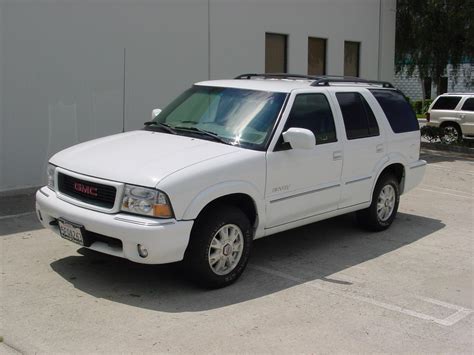 1999 GMC Envoy Concept and Owners Manual