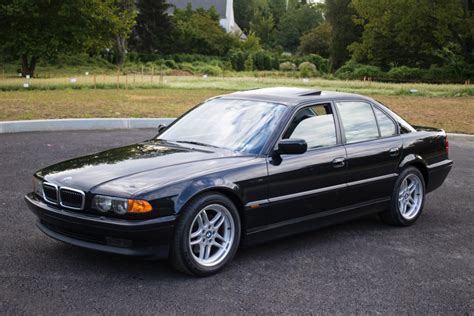 2000 BMW 740i Owners Manual and Concept