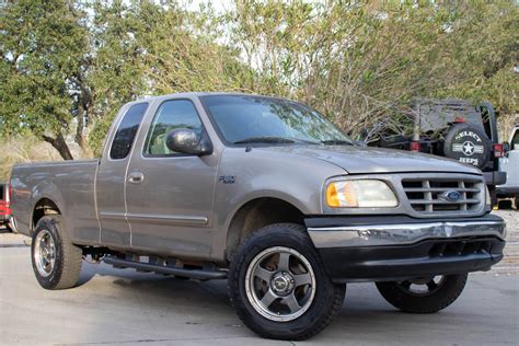 2002 Ford F-150 Owners Manual and Concept