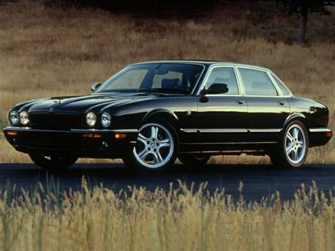 2002 Jaguar XJ8 Concept and Owners Manual