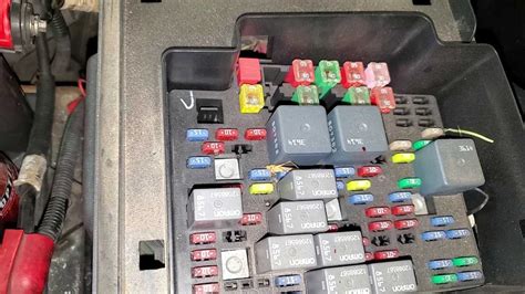2003 2500hd fuse box 