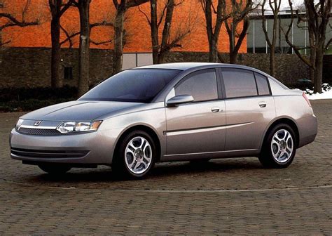 2003 Saturn Ion Owners Manual and Concept