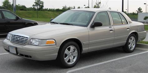 2004 Ford Crown Victoria Owners Manual and Concept